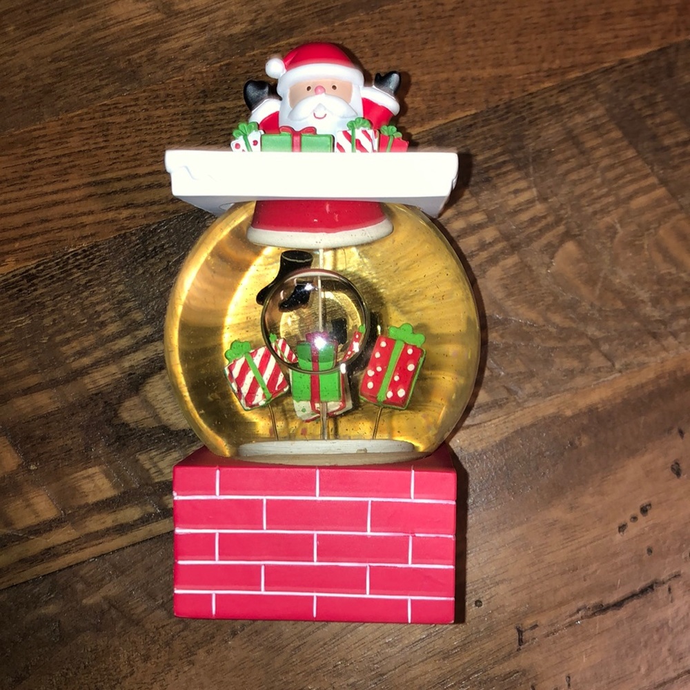 Snow globe (RARE FACTORY ERROR) missing leg